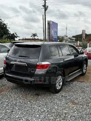 Toyota Highlander 3.5L 4WD 2013 Gray