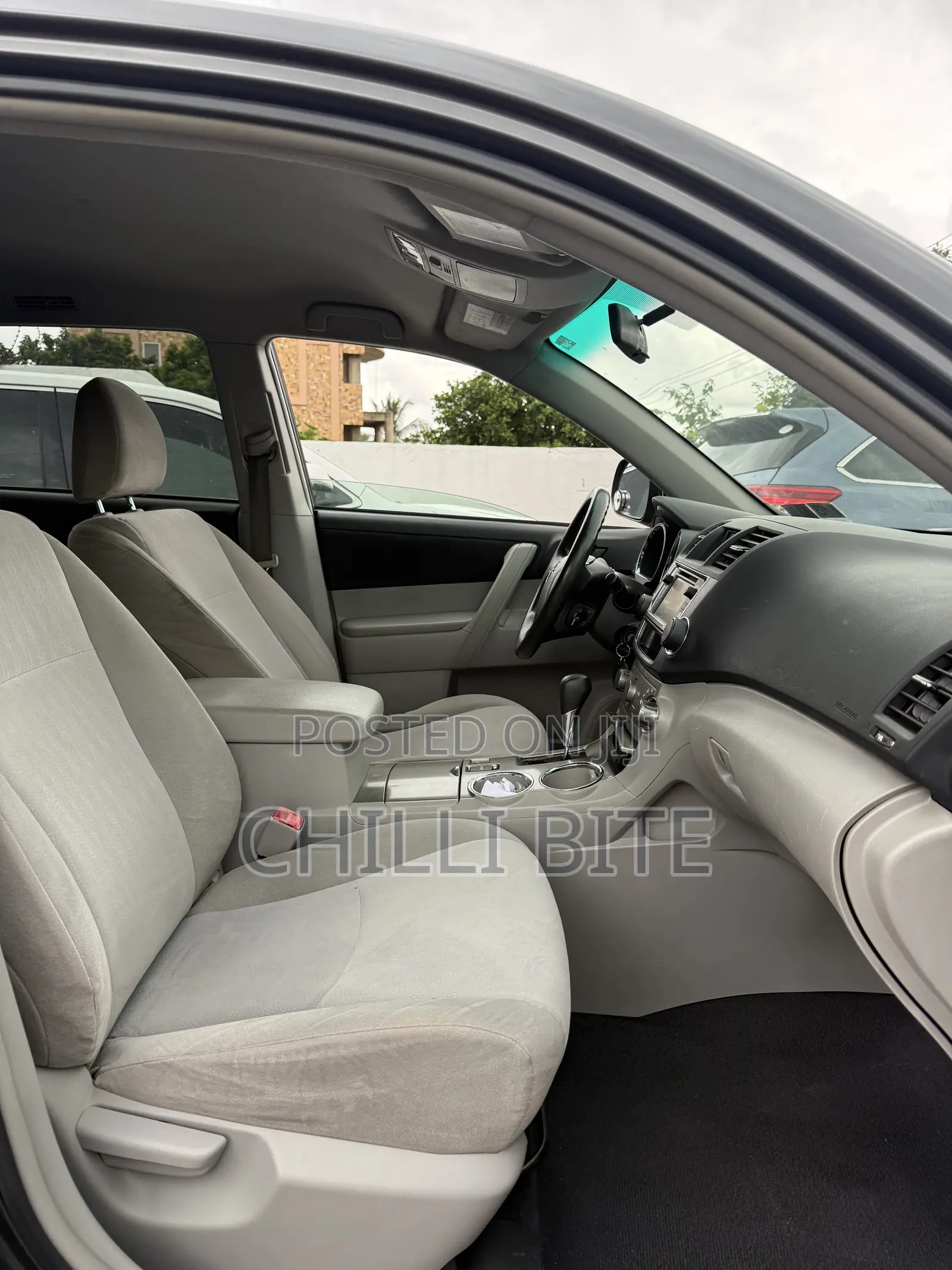 Toyota Highlander 3.5L 4WD 2013 Gray