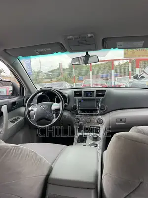 Toyota Highlander 3.5L 4WD 2013 Gray