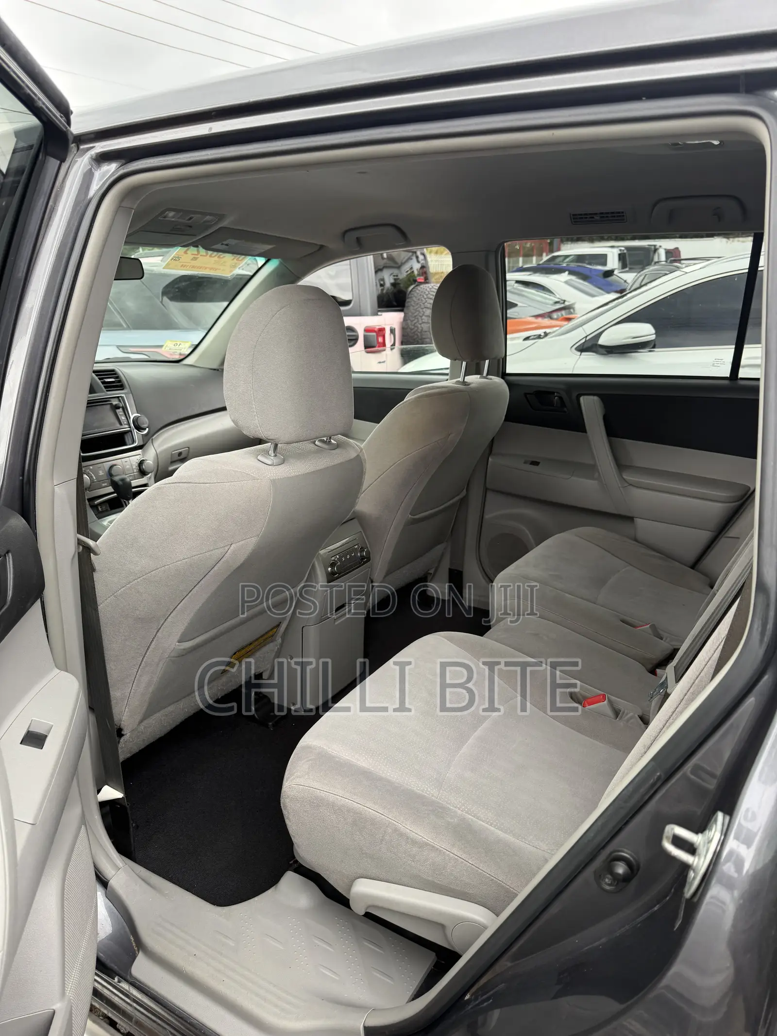Toyota Highlander 3.5L 4WD 2013 Gray