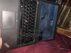 Laptop Lenovo ThinkPad T490s 8GB Intel Core i5 HDD+SSD 128GB