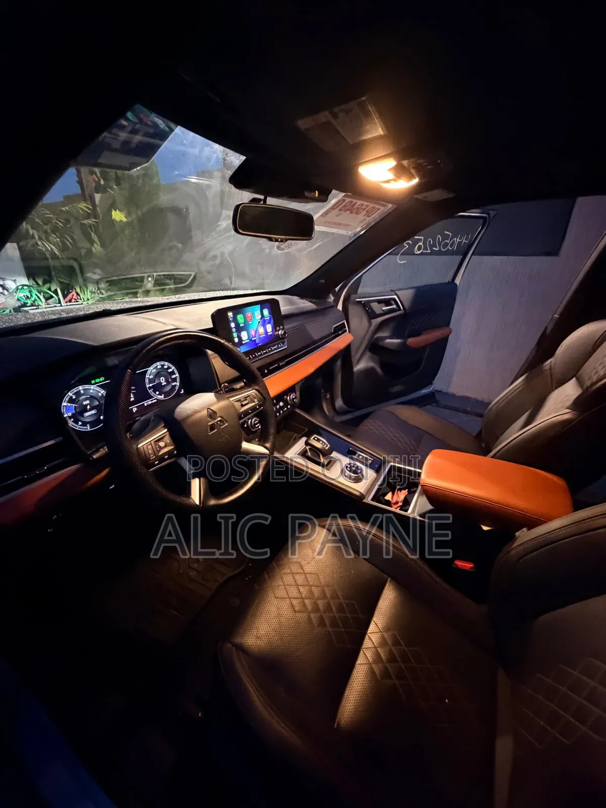 Mitsubishi Outlander SEL 2024 Silver