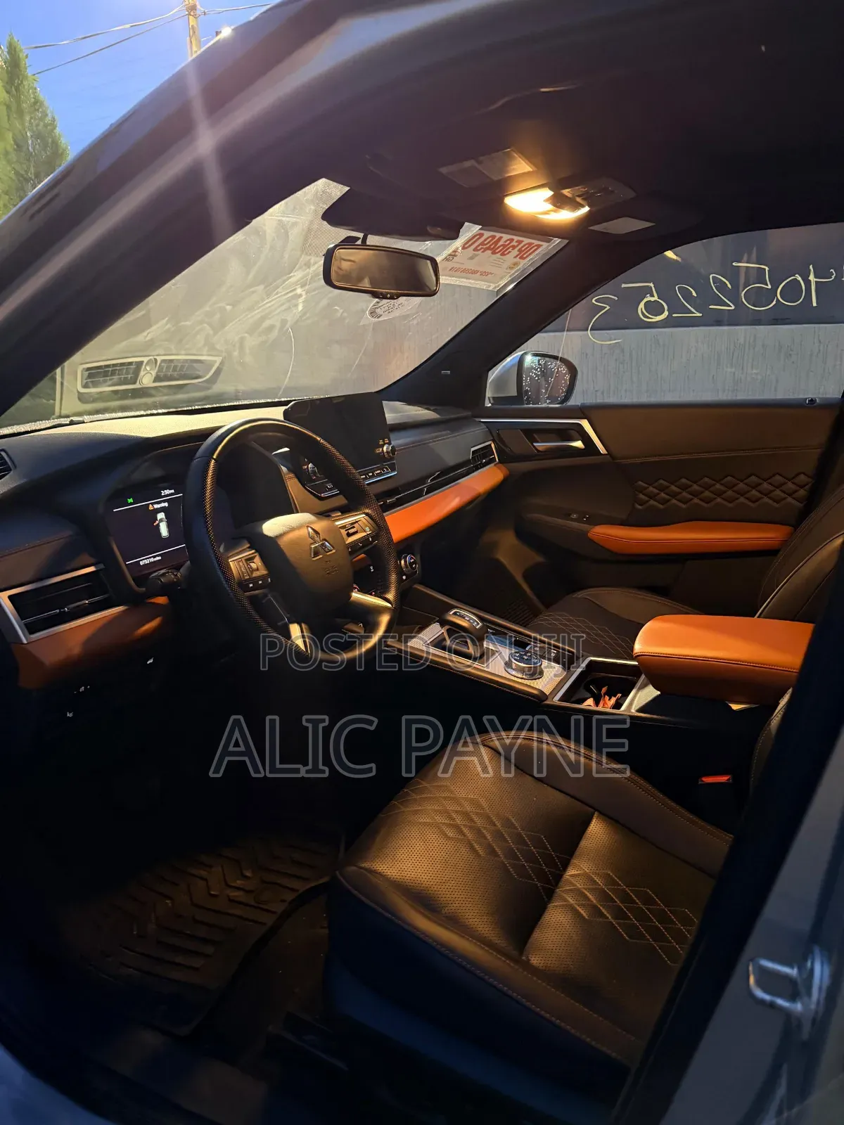 Mitsubishi Outlander SEL 2024 Silver
