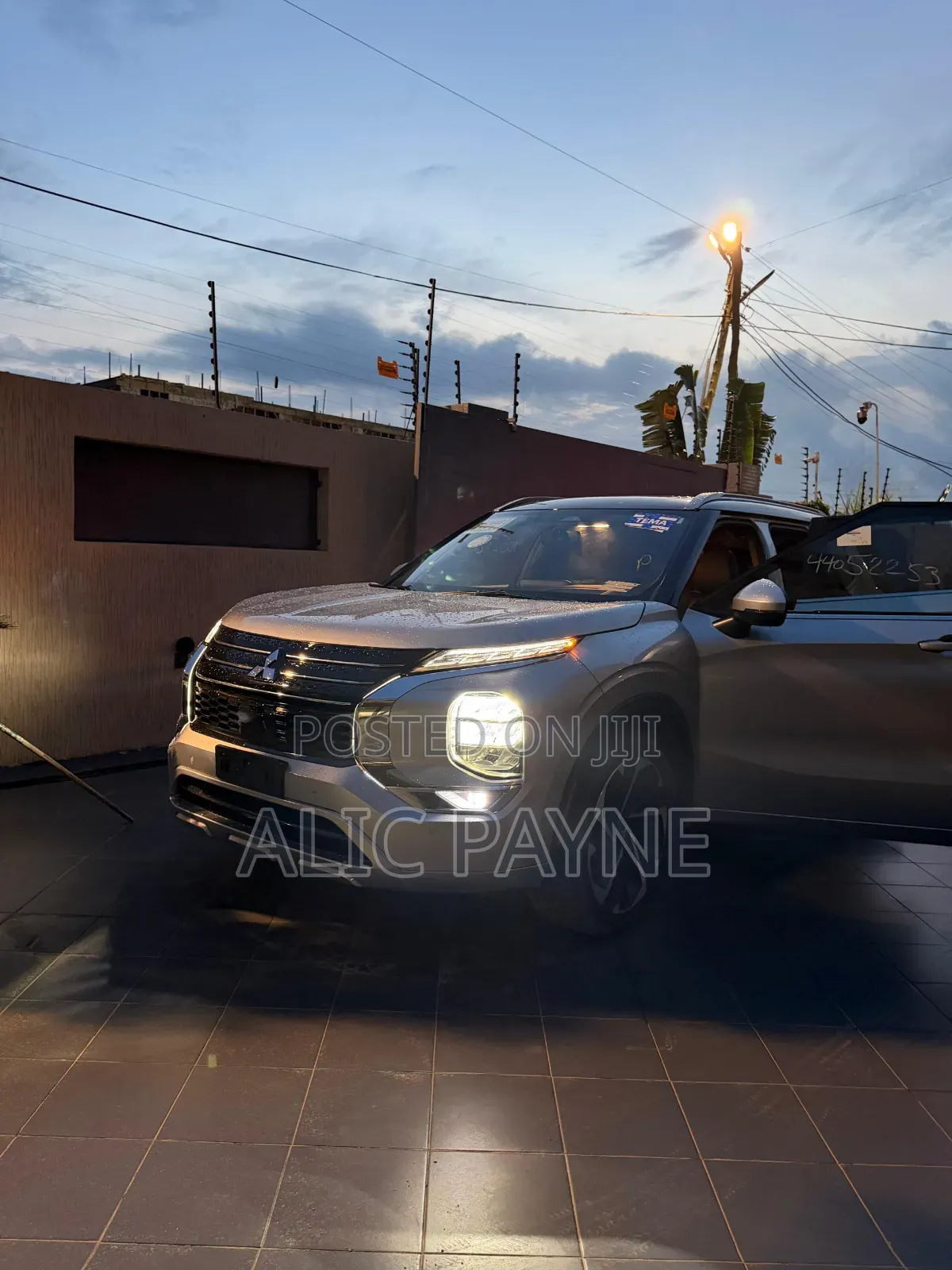 Mitsubishi Outlander SEL 2024 Silver