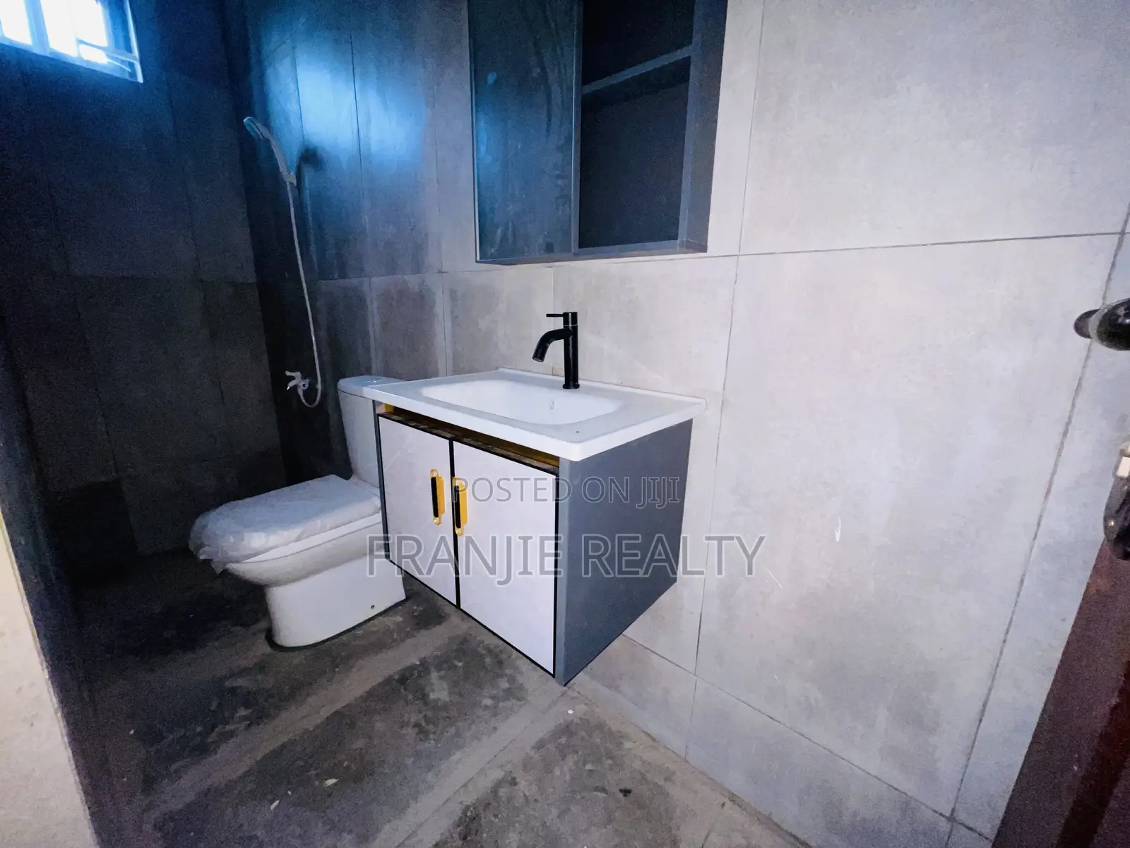 1bdrm Apartment in Franjie Realty, West Hills Mall Area for rent