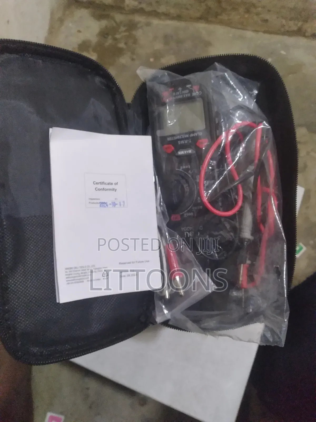 Deli True RMS Clamp Multimeter
