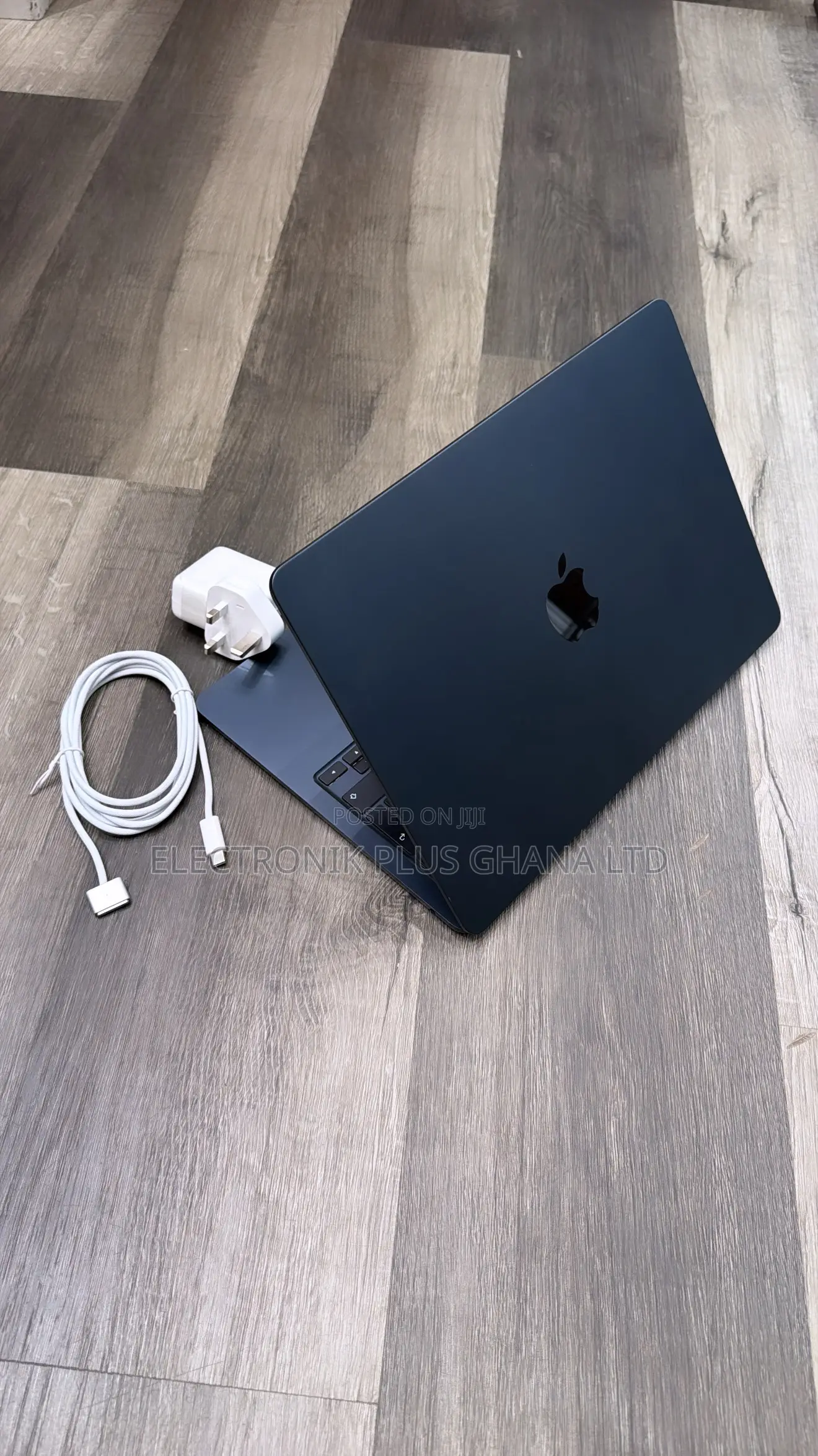 Laptop Apple MacBook Air 2024 M3 16GB Apple M3 SSD 256GB