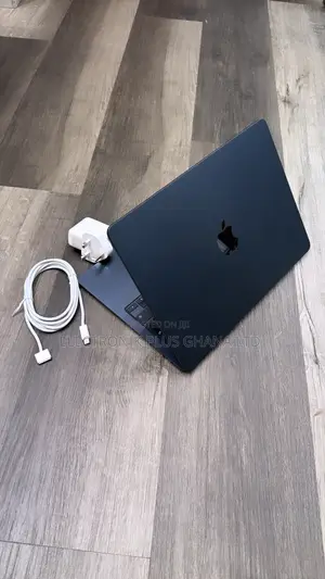 Laptop Apple MacBook Air 2024 M3 16GB Apple M3 SSD 256GB