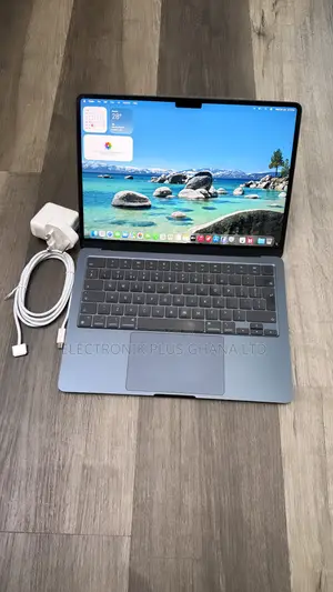 Laptop Apple MacBook Air 2024 M3 16GB Apple M3 SSD 256GB