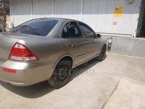 Nissan Sunny 2012 Gold