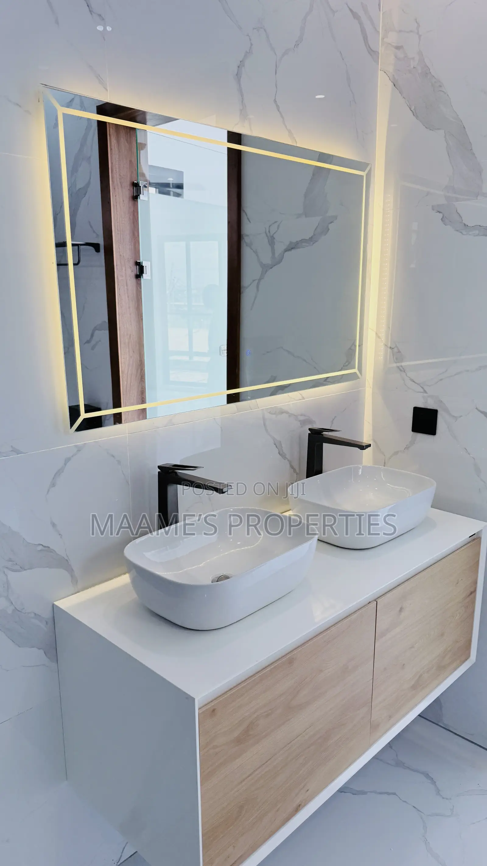 5bdrm Duplex in Tema Metropolitan for sale