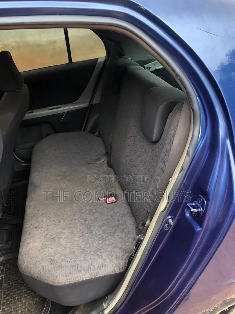 Toyota Vitz 2010 Purple