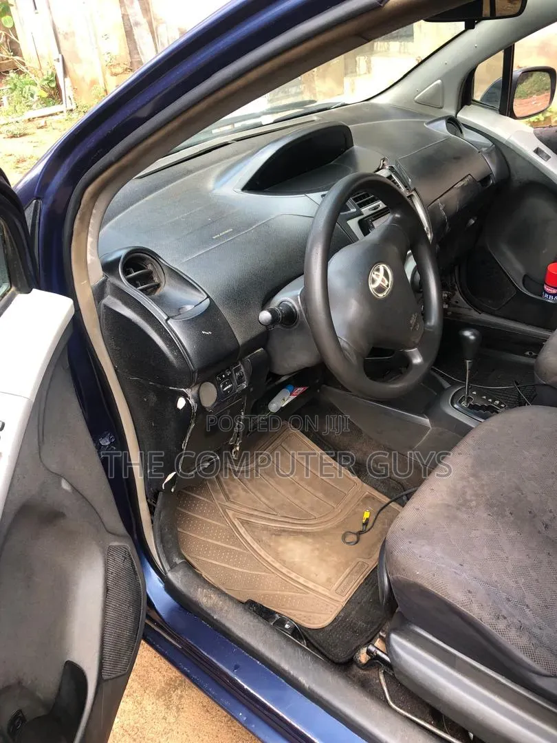 Toyota Vitz 2010 Purple