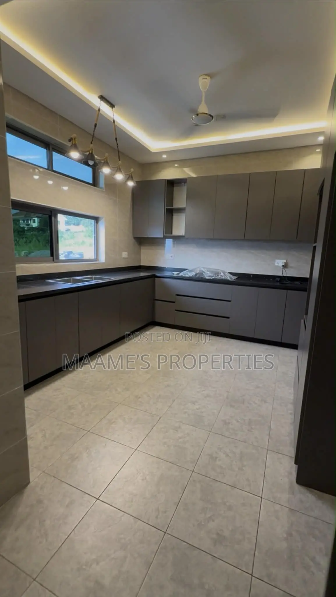 4bdrm Duplex in Kwabenya for sale