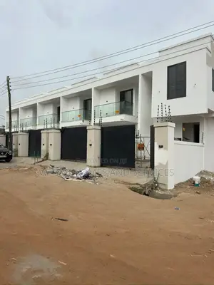 2bdrm Townhouse/Terrace in Ashaley Botwe for sale