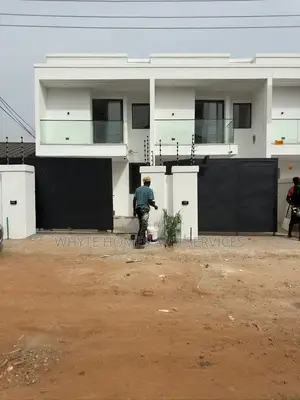 2bdrm Townhouse/Terrace in Ashaley Botwe for sale