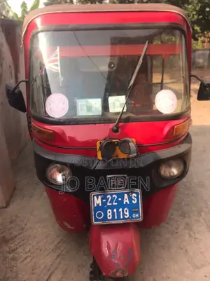 Bajaj RE 2022 Red