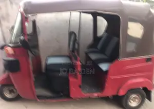 Bajaj RE 2022 Red