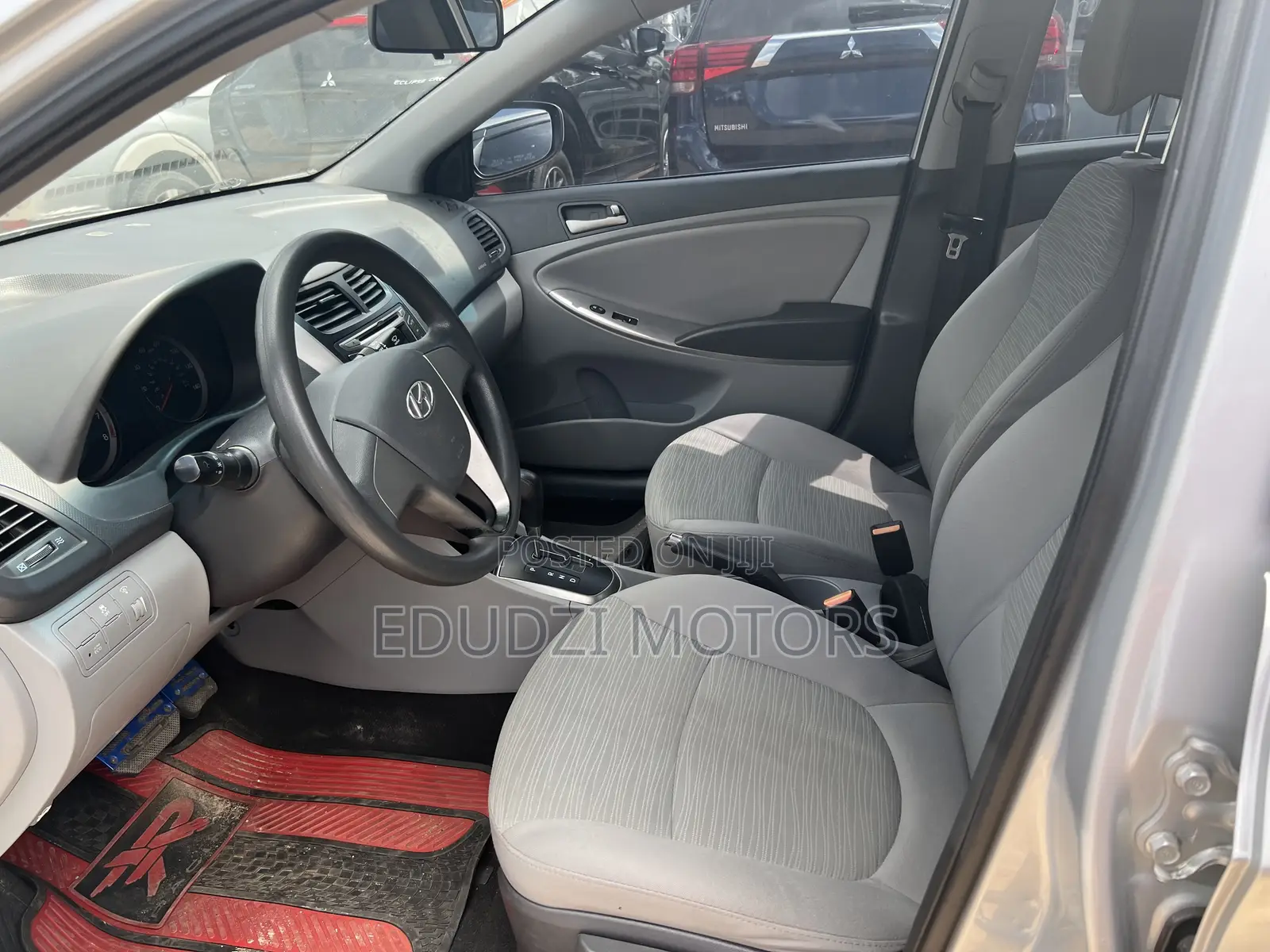 Hyundai Accent SE Sedan 2016 Silver