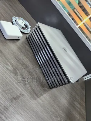 Laptop Apple MacBook Pro 2020 16GB Intel Core i5 SSD 1T
