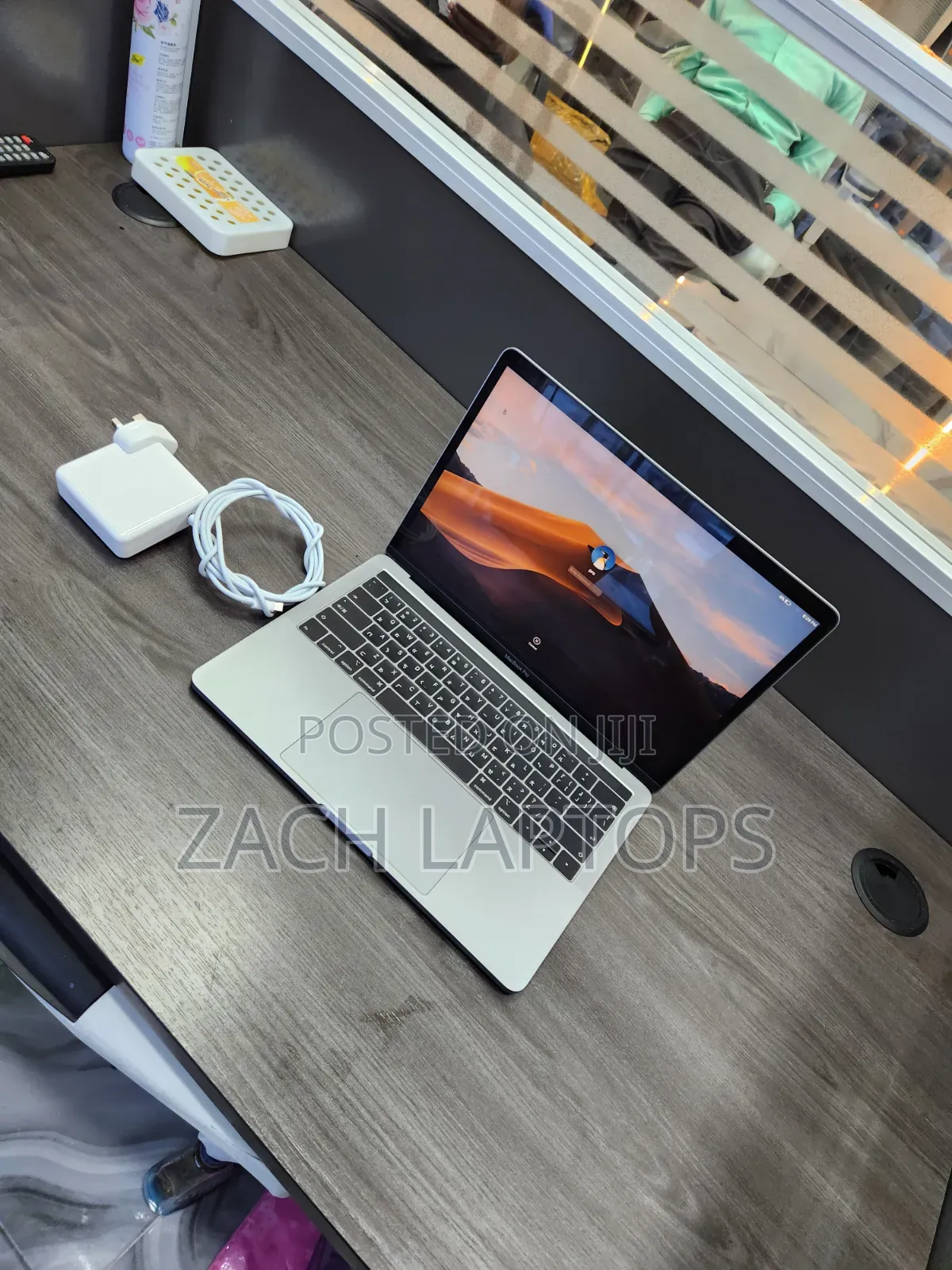 Laptop Apple MacBook Pro 2020 8GB Intel Core i5 SSD 512GB