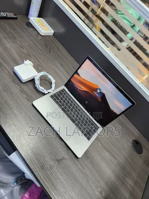 Laptop Apple MacBook Pro 2020 8GB Intel Core i5 SSD 512GB