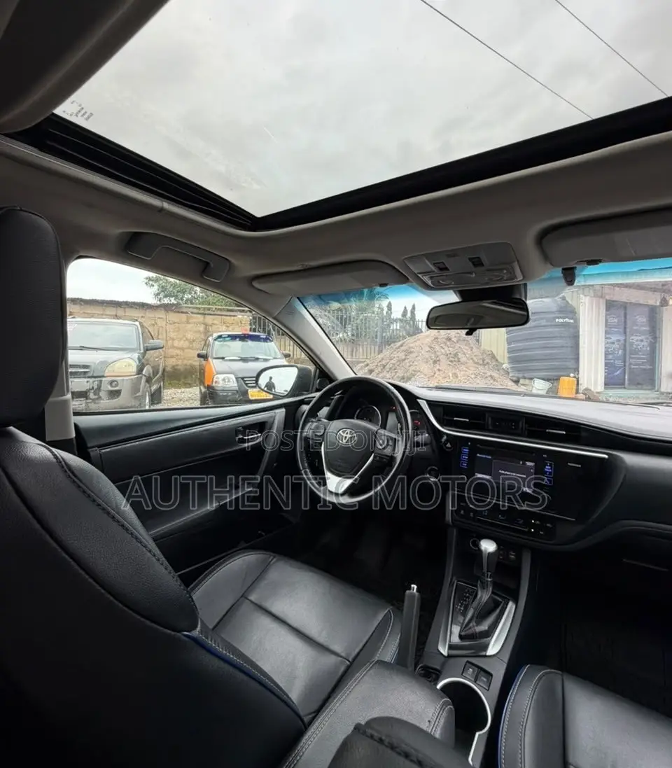 Toyota Corolla XSE (1.8L 4cyl 2A) 2018 Black