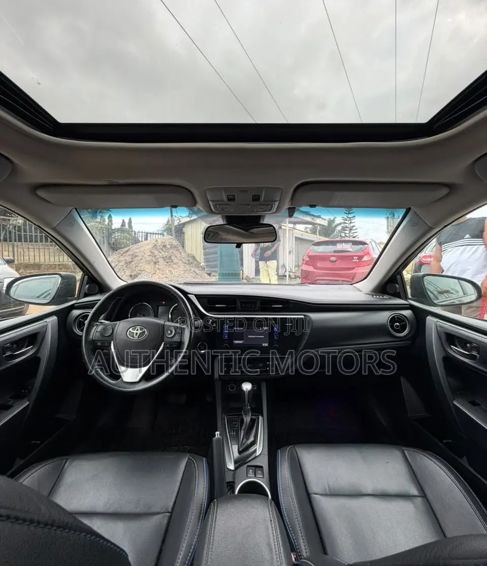 Toyota Corolla XSE (1.8L 4cyl 2A) 2018 Black