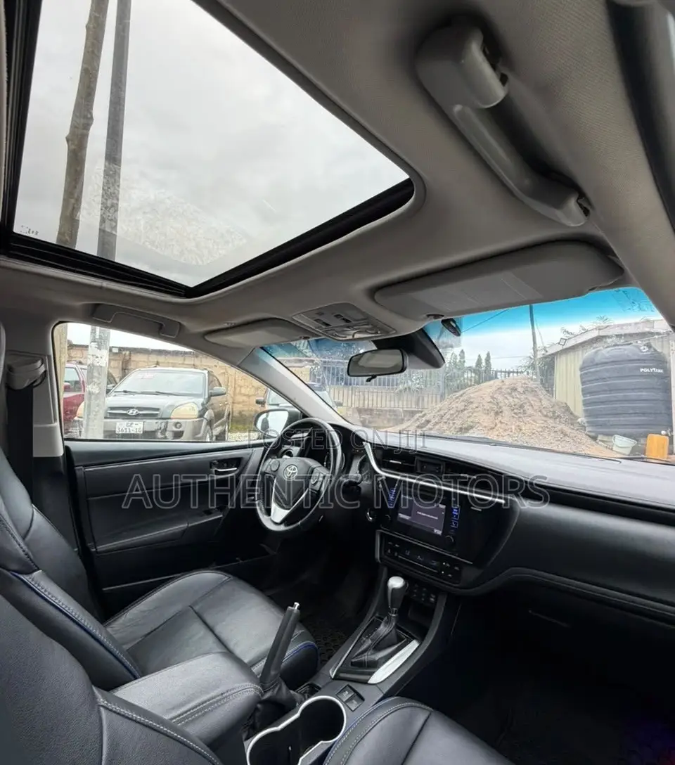 Toyota Corolla XSE (1.8L 4cyl 2A) 2018 Black