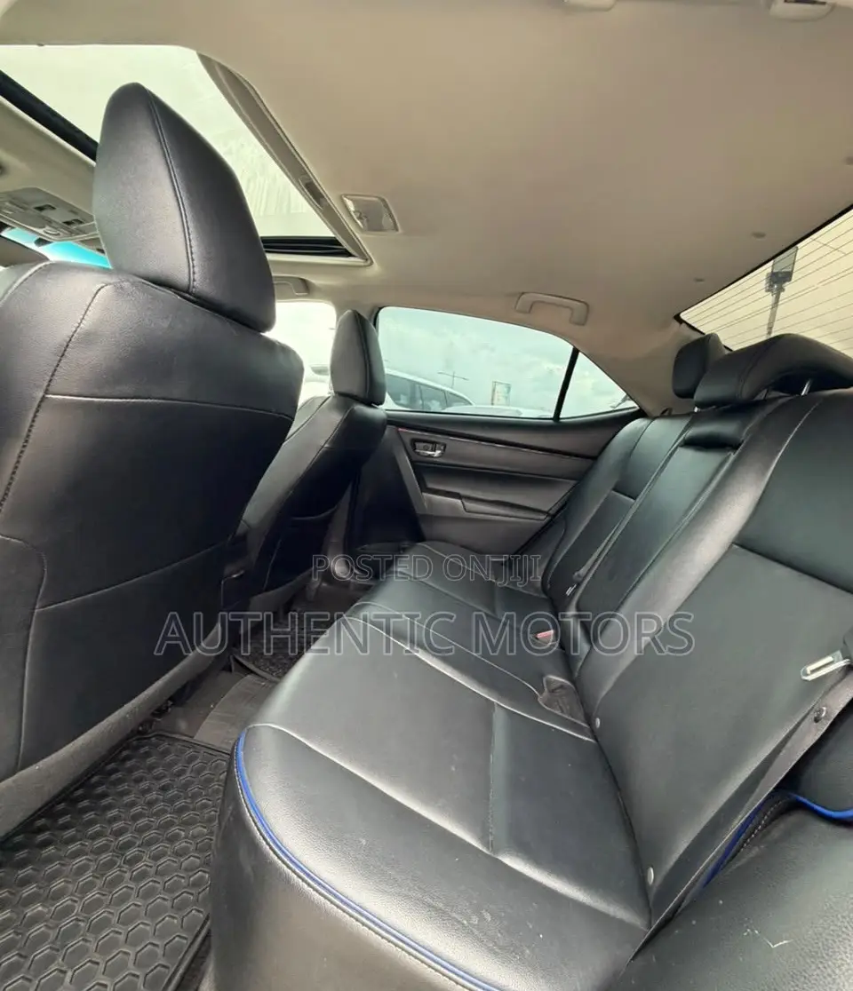 Toyota Corolla XSE (1.8L 4cyl 2A) 2018 Black