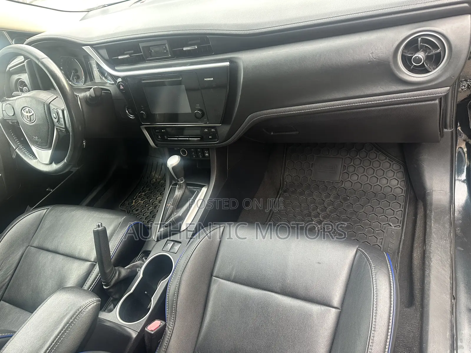 Toyota Corolla XSE (1.8L 4cyl 2A) 2018 Black