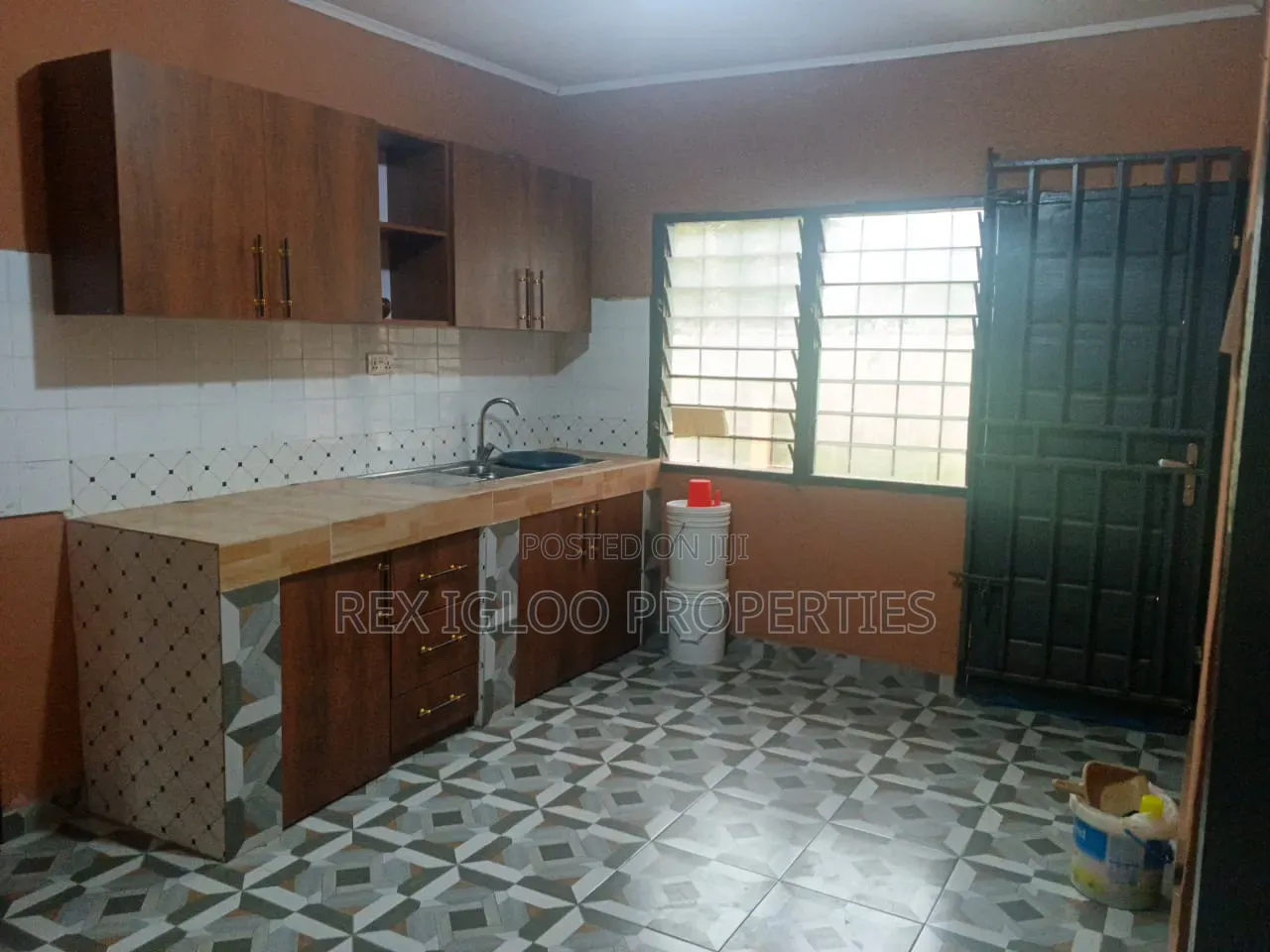 3bdrm House in Lapaz, Accra Metropolitan for rent