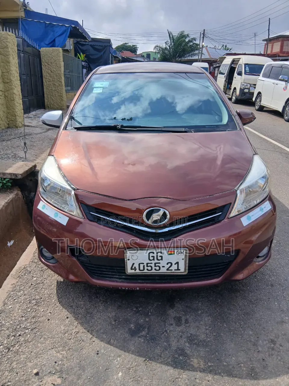 Toyota Vitz 2012 Brown