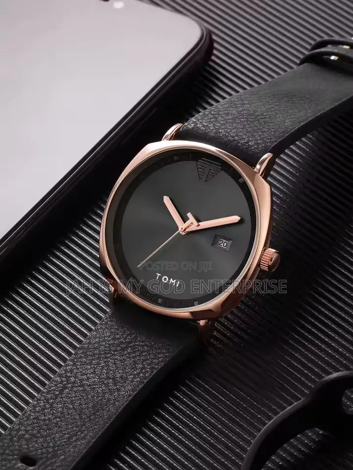 Tomi T044 Men's Minimalist Leather Casual Quartz Watch-Black Gold
