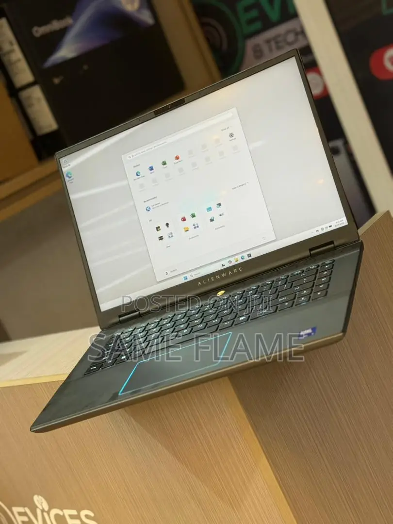 Laptop Alienware M16 16GB Intel Core Ultra 7 SSD 1T