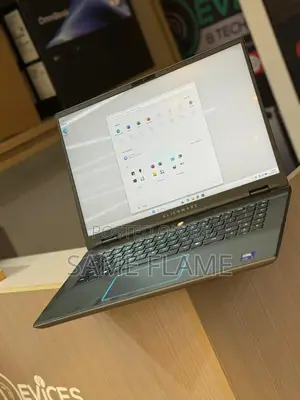 Laptop Alienware M16 16GB Intel Core Ultra 7 SSD 1T