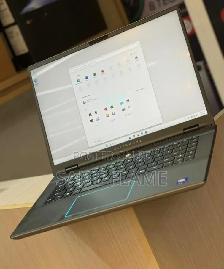Laptop Alienware M16 16GB Intel Core Ultra 7 SSD 1T