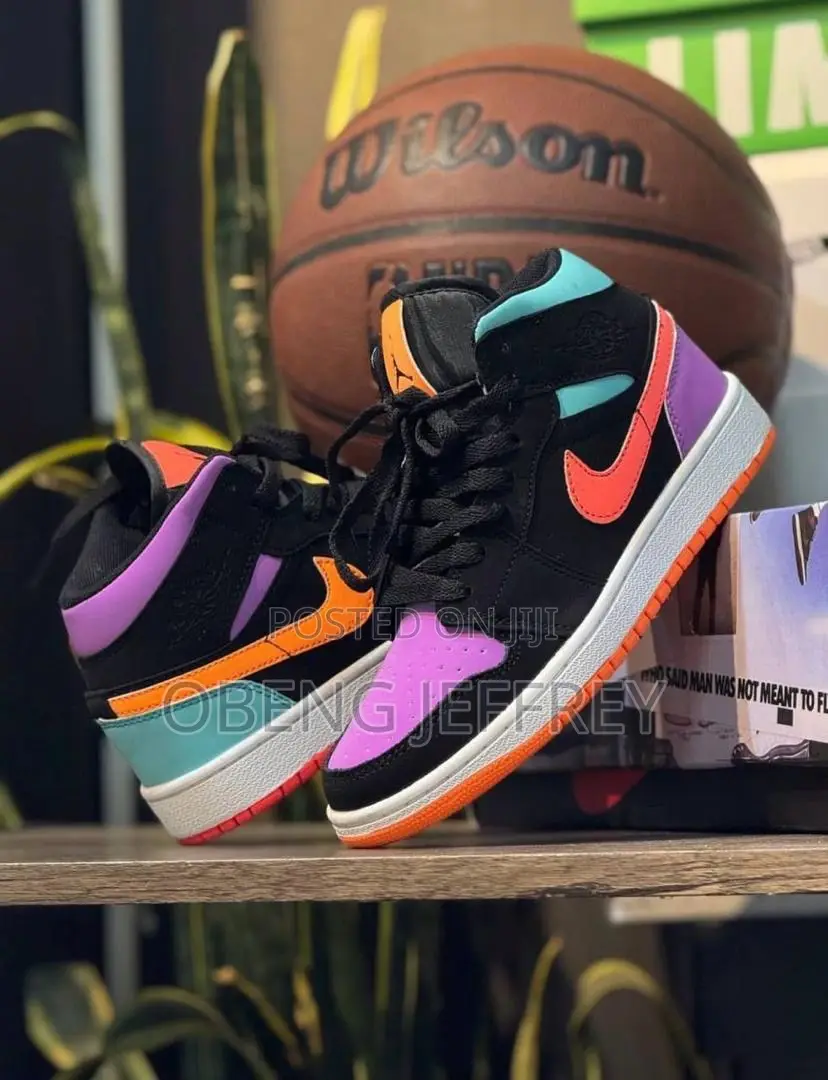Original Nike Jordan 1 in Colours
