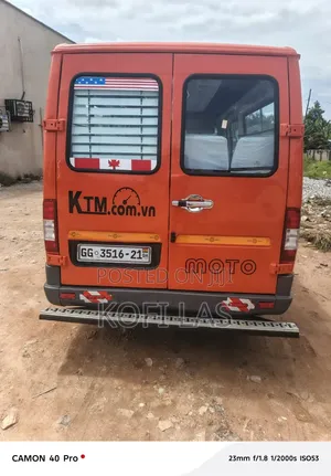 Mercedes-Benz Sprinter 2010 Orange