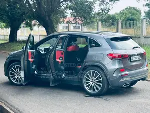 Mercedes-Benz GLA-Class 2022 Gray