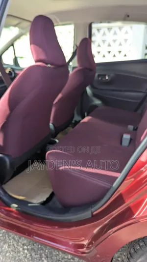 Toyota Vitz 1.3 FWD 3dr 2015 Maroon