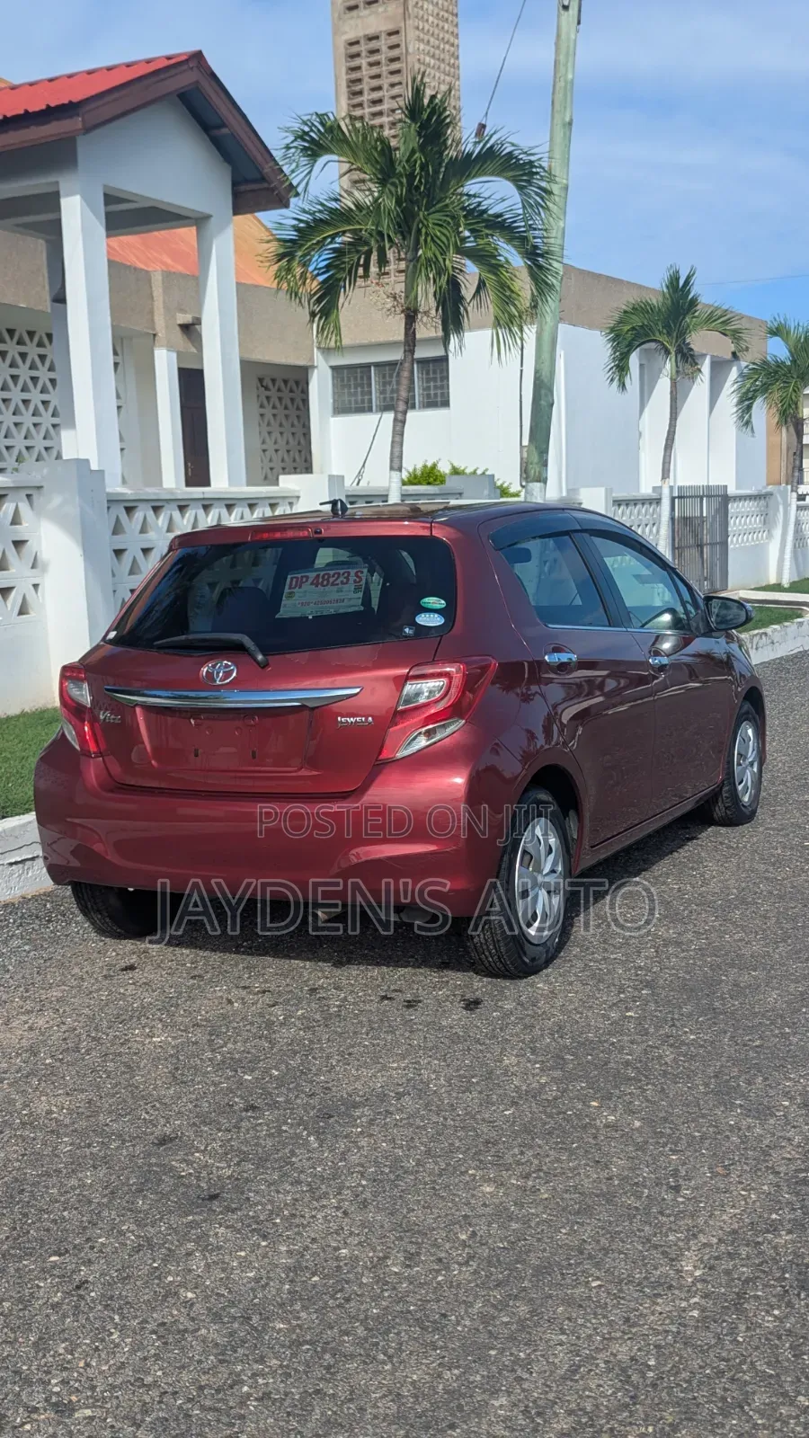 Toyota Vitz 1.3 FWD 3dr 2015 Maroon