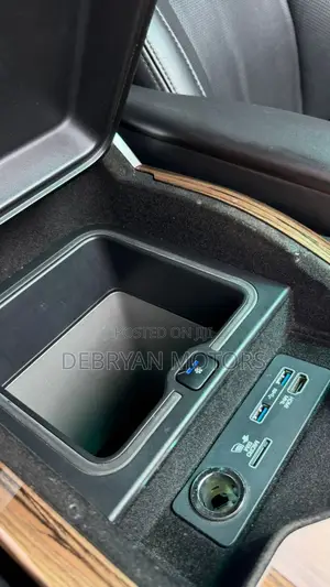 Land Rover Range Rover Vogue 2019 Black