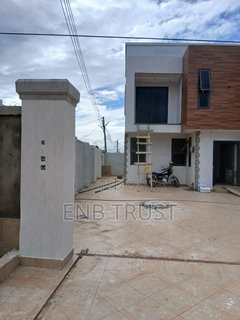 4bdrm Duplex in Sakumono for sale