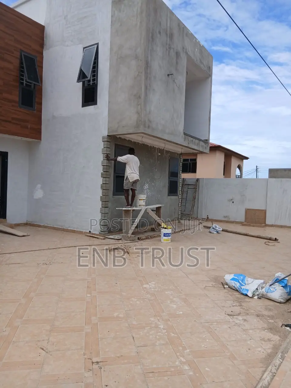 4bdrm Duplex in Sakumono for sale