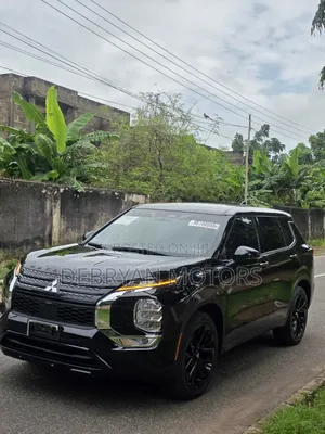 Mitsubishi Outlander 2022 Black
