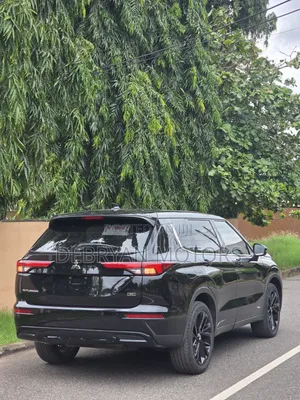 Mitsubishi Outlander 2022 Black