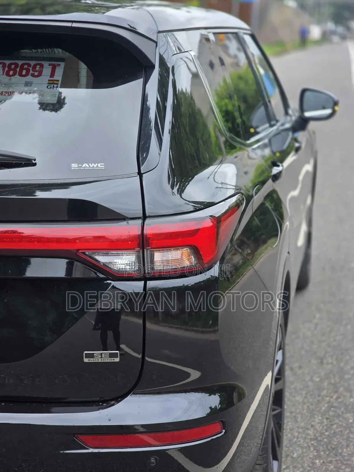Mitsubishi Outlander 2022 Black