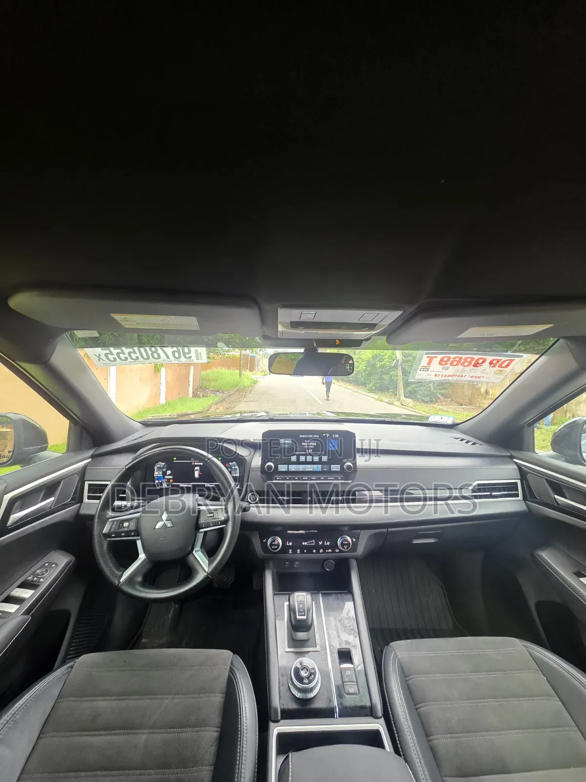 Mitsubishi Outlander 2022 Black