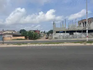 4bdrm House in Main Road House For for sale